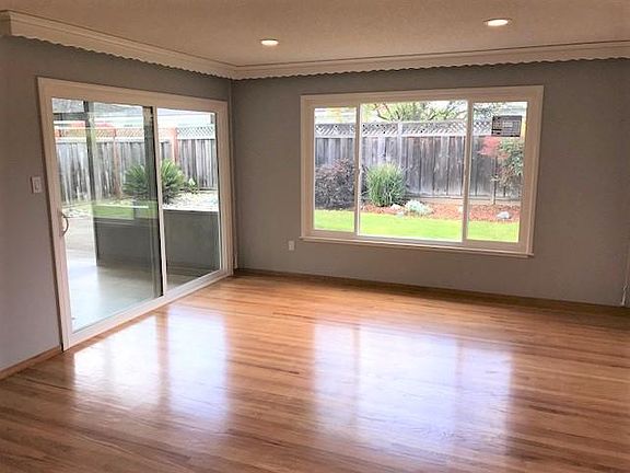 2nd image of 2491 Briarwood Dr