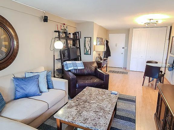 4th image of 333 Pearl St APT 24F