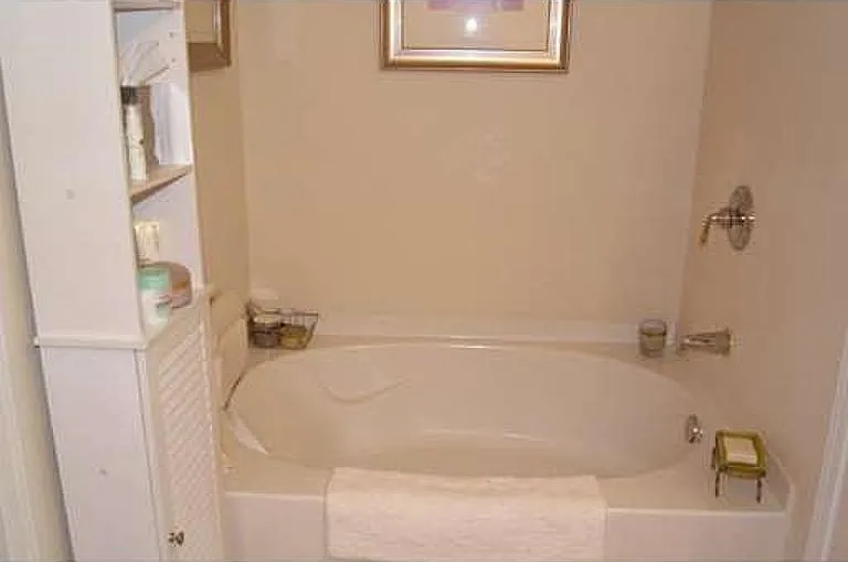 10920 Alderwood Cv — Photo 9