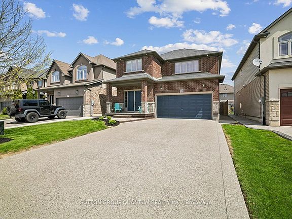 2nd image of 92 Garinger Cres