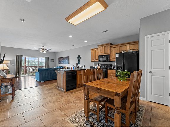 3rd image of 193 Rockwood Lane #4