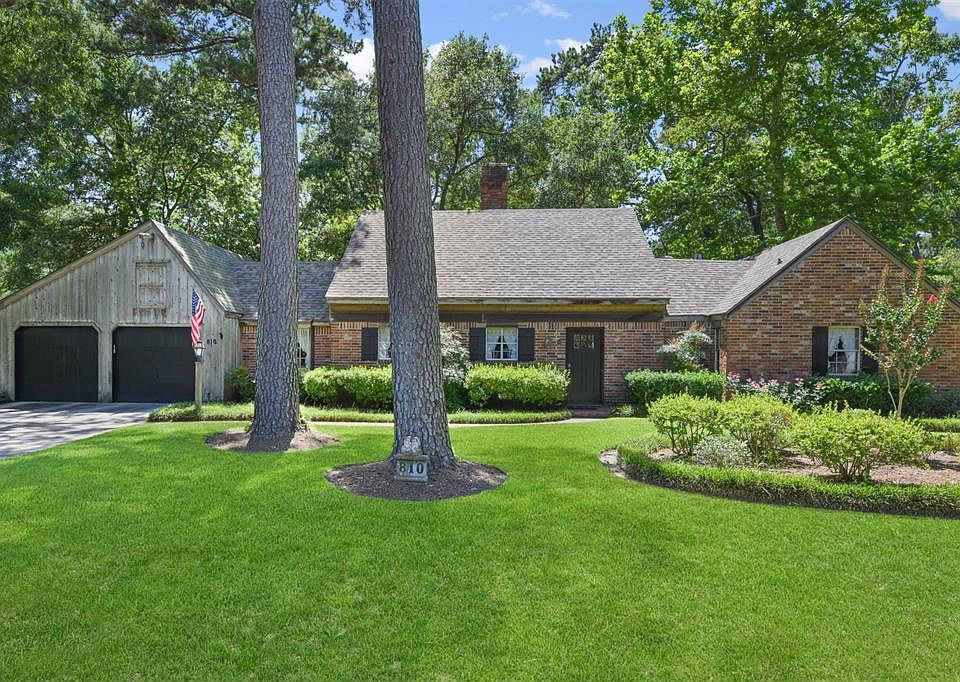1st image of 810 Golden Bear Ln