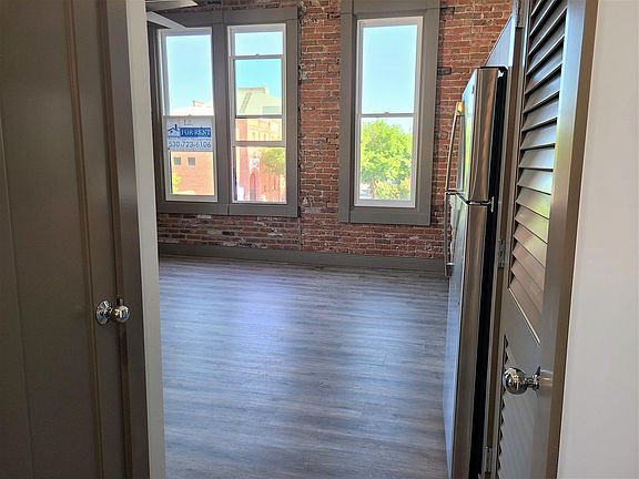 3rd image of 401 2nd St APT 203