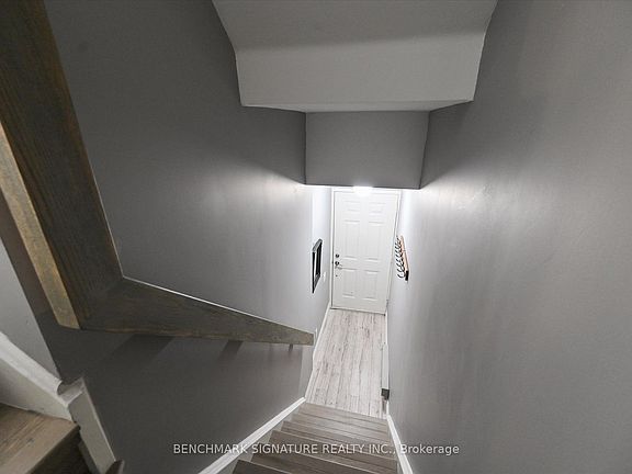 3rd image of 93 The Queensway #Townhouse 40