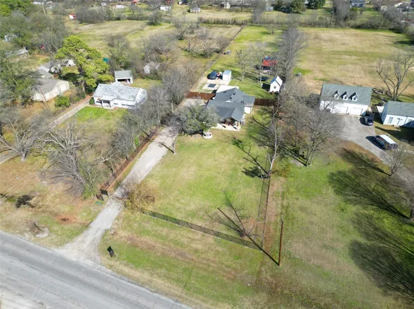 906 Griffith Ave, Terrell, TX 75160