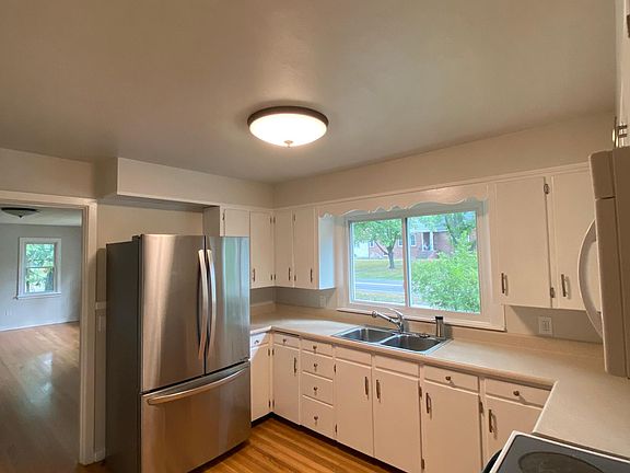 Bright and spacious galley kitchen