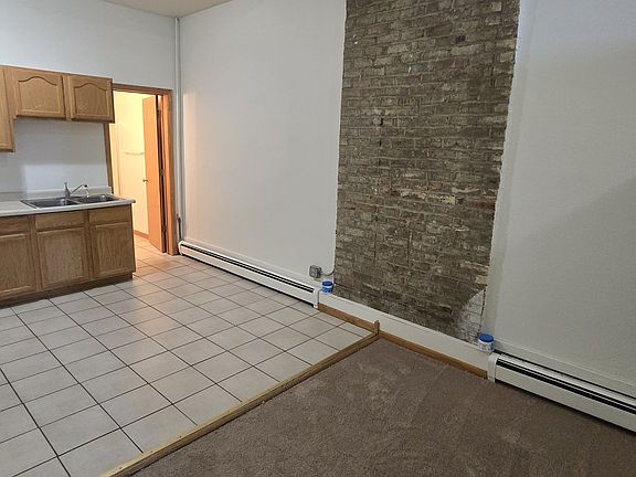 3rd image of 425 Cedar Ave #413-4