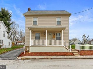 108 S Orange St, New Oxford, PA 17350