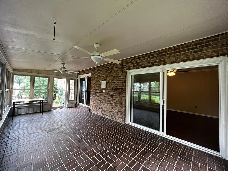 75 Plymouth Cir — Photo 23
