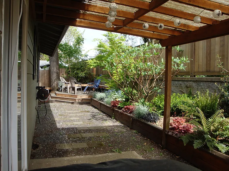 N Alta Ave — Photo 10