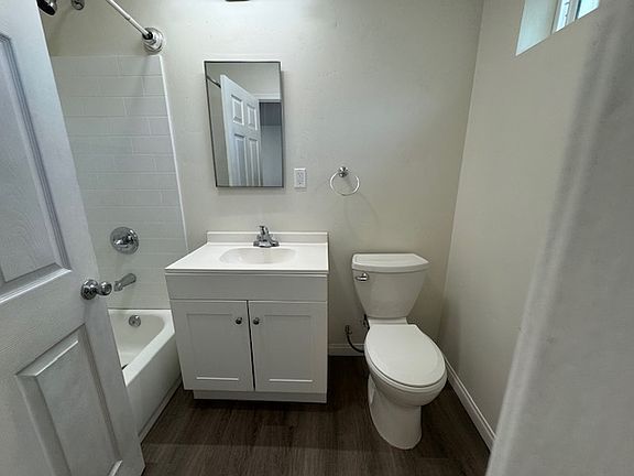 4th image of 4254 Fairmount Ave