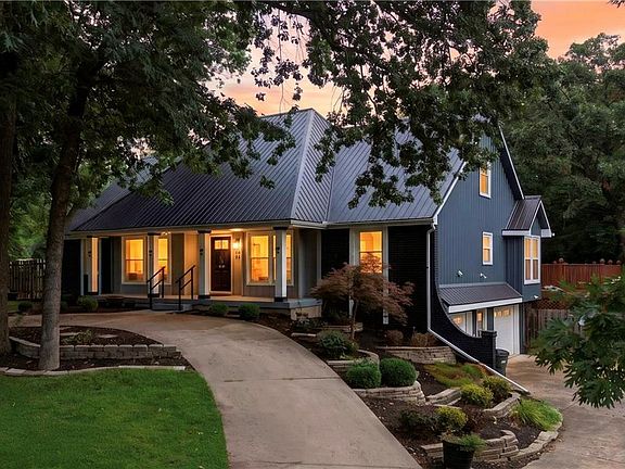 2nd image of 4735 Summit Ct