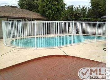 3rd image of 5629 Satsuma Ave