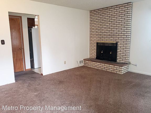 4th image of 2027 Clark Ave