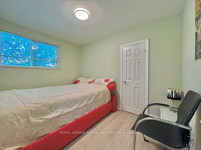 221 Browndale Cres — Photo 10
