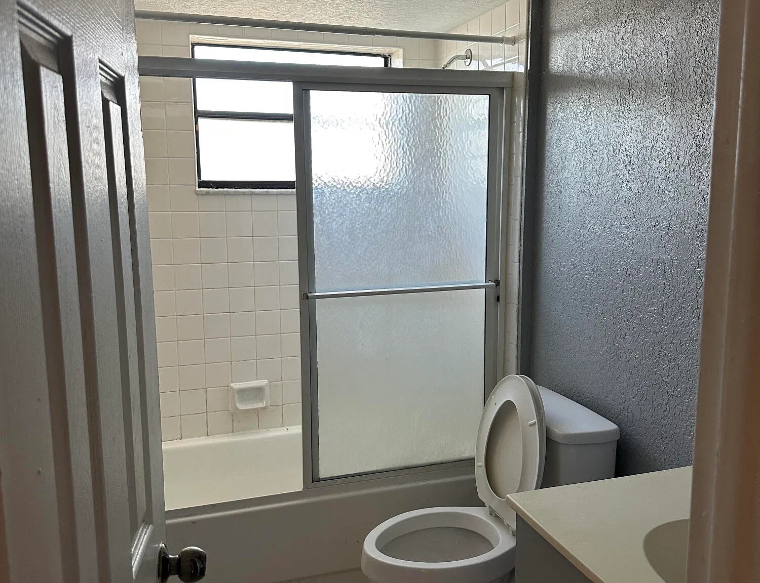 8020 Hampton Blvd — Photo 1