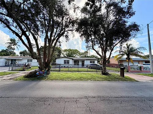 18711 NW 24th Ave Photo 1