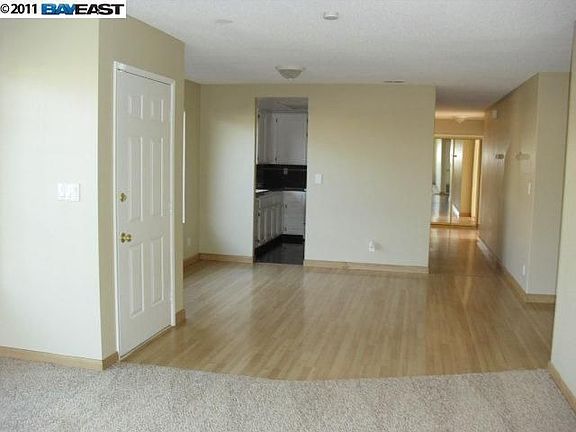 2nd image of 3142 Chimney Ct
