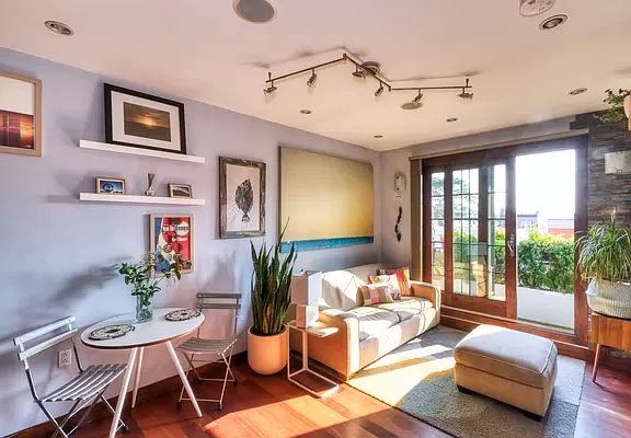 5th image of 607 Manhattan Ave #5