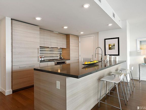 5th image of 708 Long Bridge St APT 806