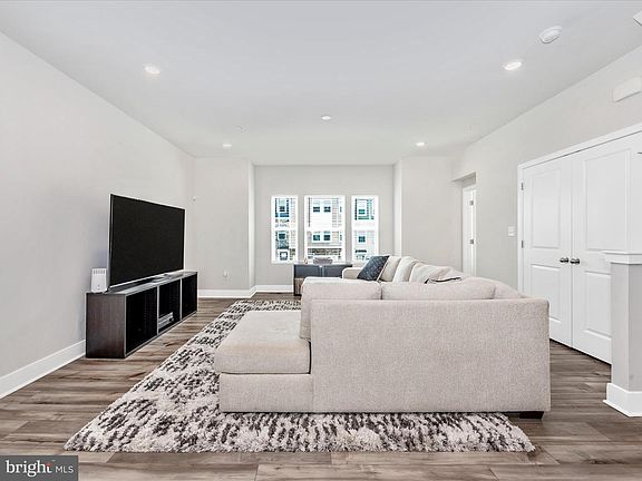 5th image of 1806 Watermark Way