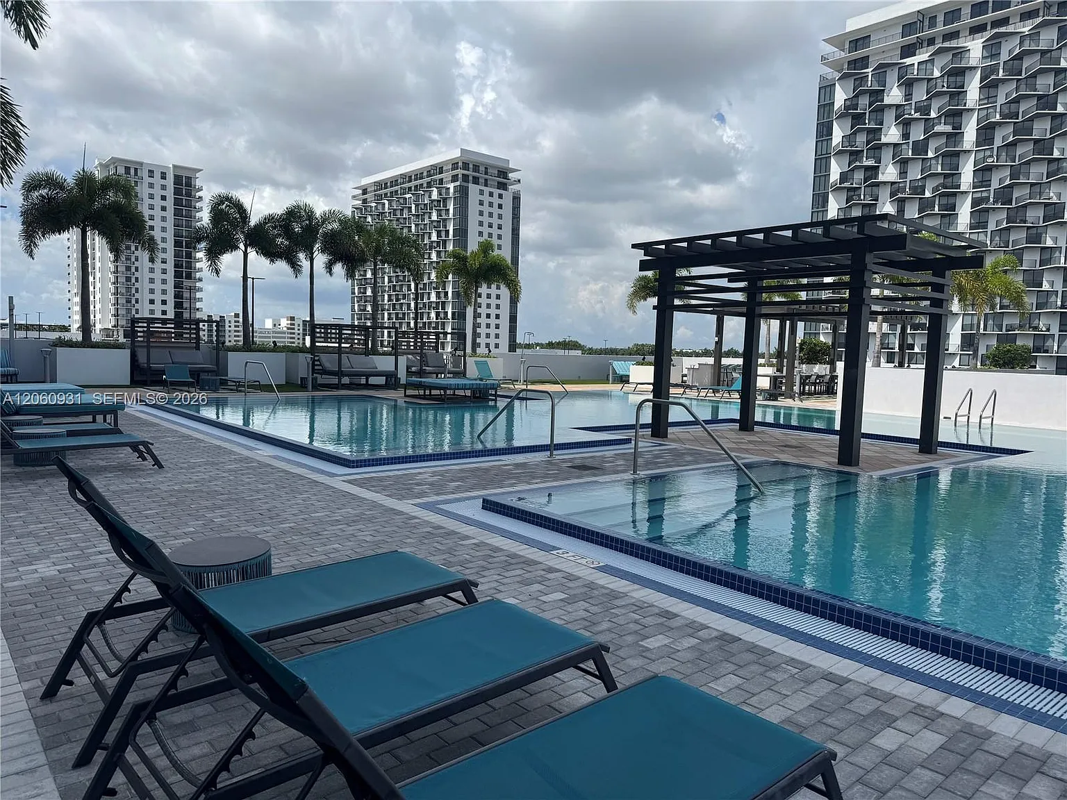 5350 Park Condo — Photo 4