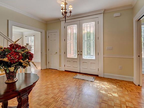 4th image of 2012 Chinaberry Ln