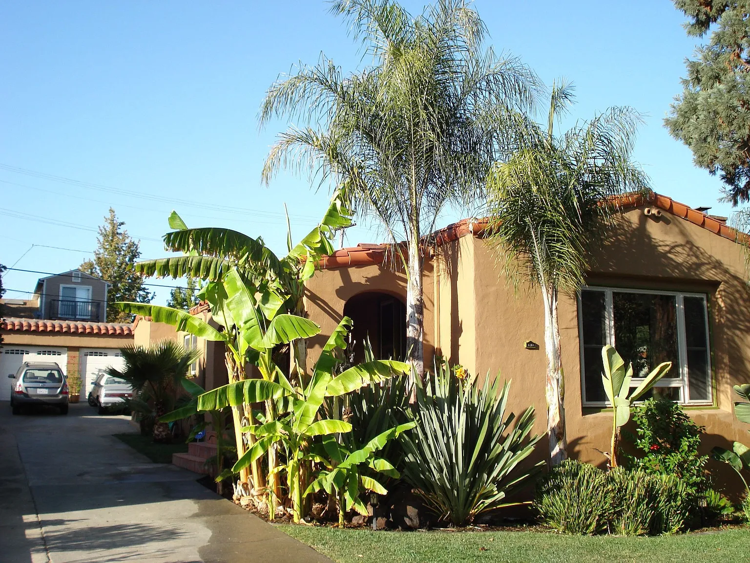 630 Valle Vista Ave photo 1