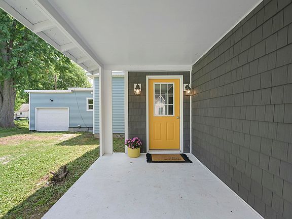 4th image of 305 S Hancock St