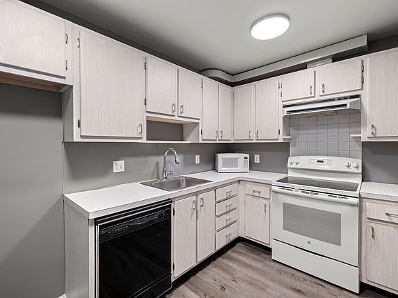 4th image of 4611 W Fig St