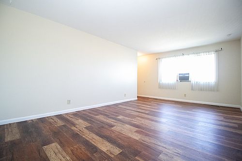4th image of 4825 Hill Ave #31