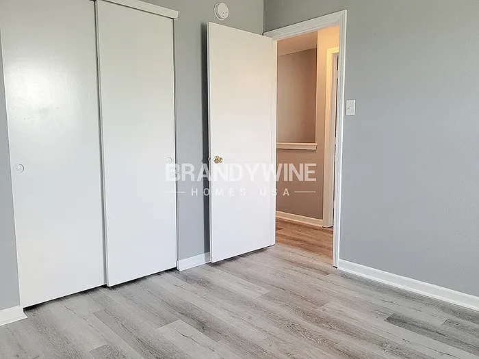 10756 Glenayr Dr — Photo 10