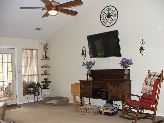 Vaulted LR two Screen Porch