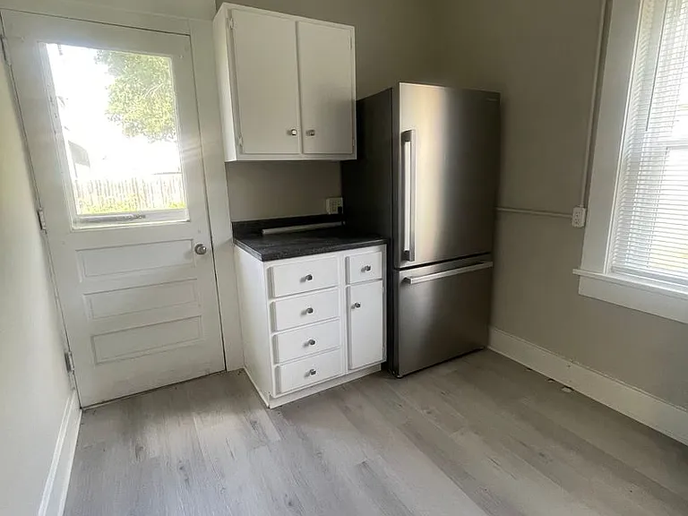 48-52 N Collier St — Photo 12