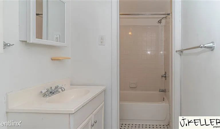 914 Woodlawn Ave — Photo 41