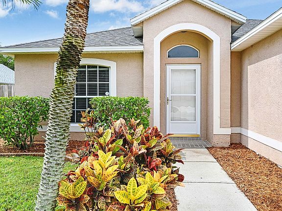 2nd image of 965 Sabal Grove Dr