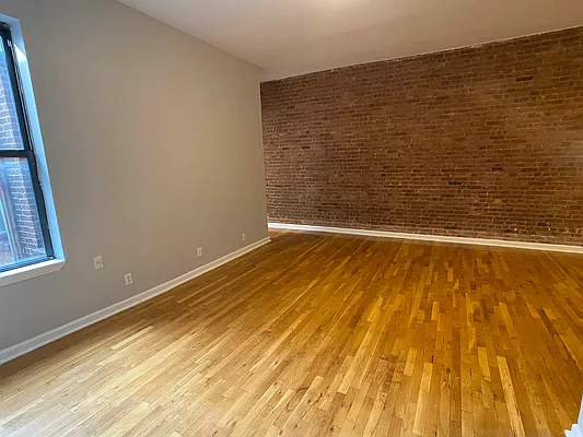 Rented by Tourma Realty LLC | media 32