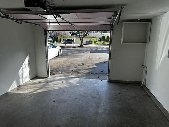 4th image of 8401 Locust Ave E #D