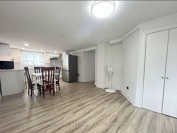 5th image of 68 Singleton Rd