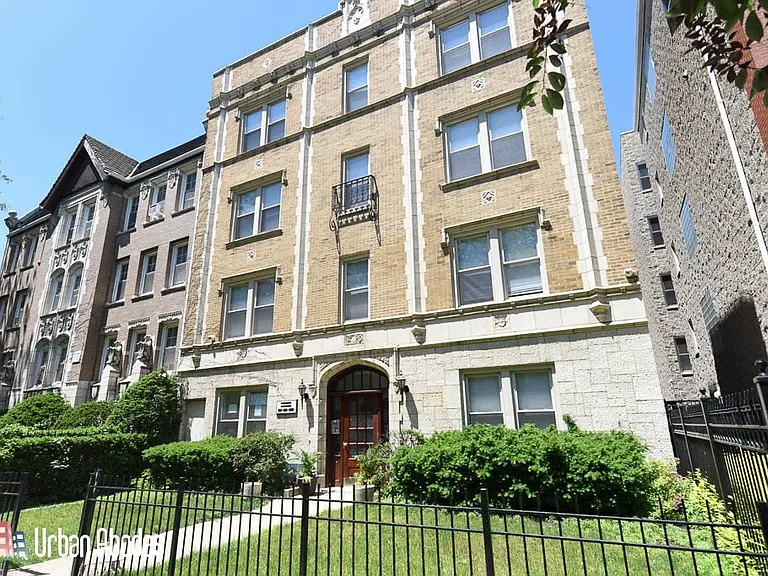640 W Wrightwood Ave #109 — Photo 1