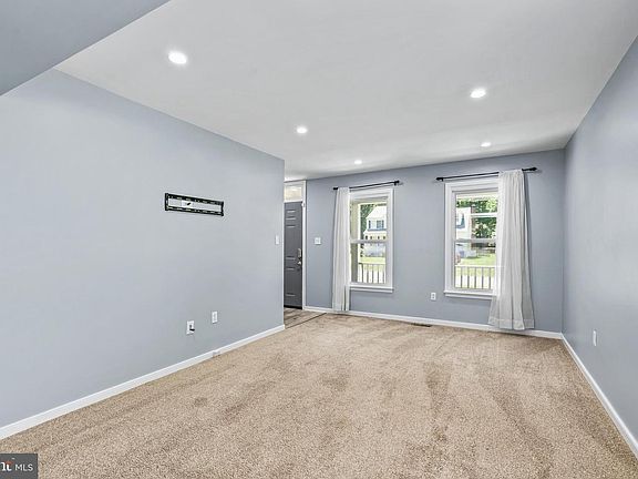 5th image of 44 Kelly Way