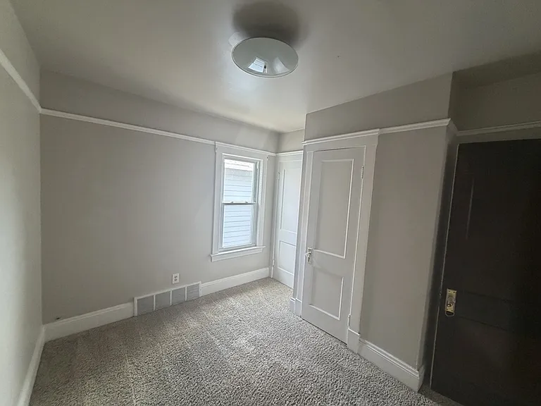 10324 Bernard Ave — Photo 8
