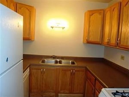 4th image of 8104 Waterbury Ct APT 403