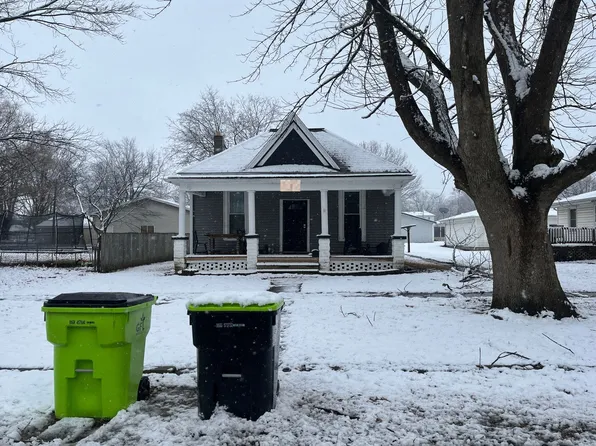 414 E Jasper St, Mount Pulaski, IL 62548