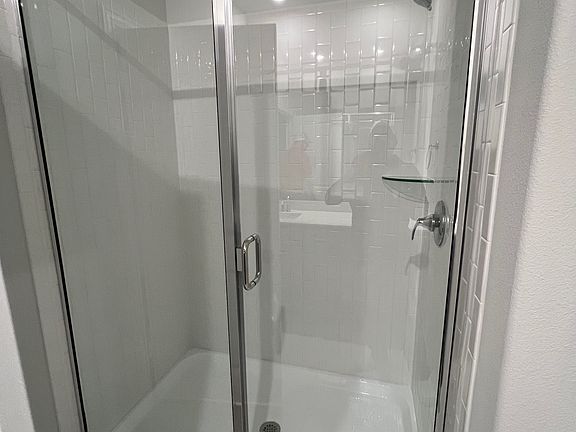 4th image of 724 Santa Lucia Dr