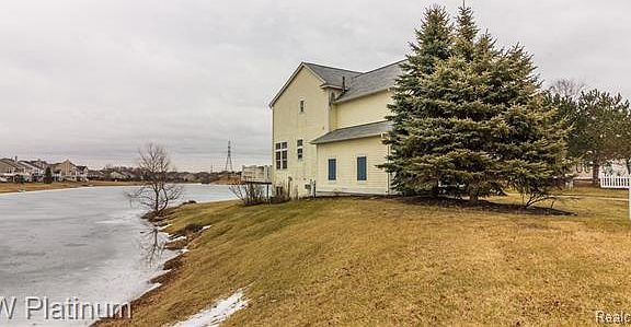 4th image of 126 Fountain Cres