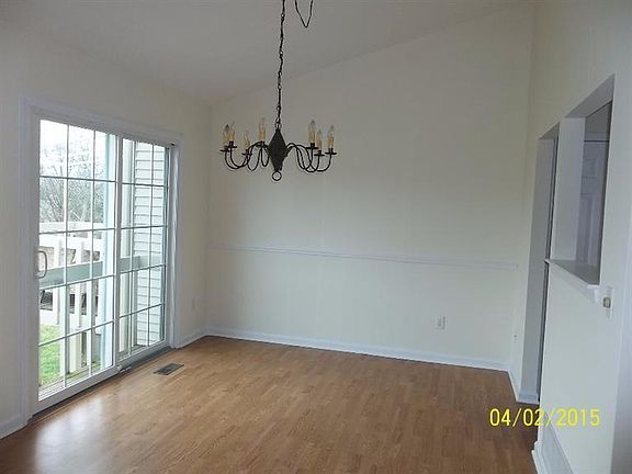 3rd image of 5 E Stonington Dr #17