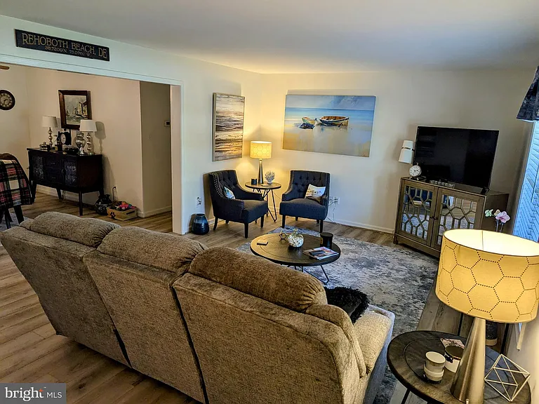 47 Radcliffe Dr — Photo 4