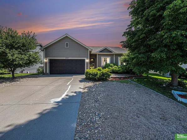 20917 Oak St, Gretna, NE 68028