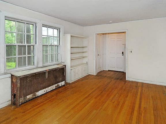 4th image of 3 Arlington Pl #1X